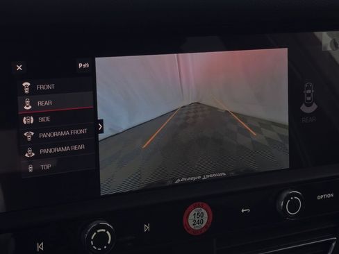 Certified 2026 Porsche Macan AWD/4WD image 42