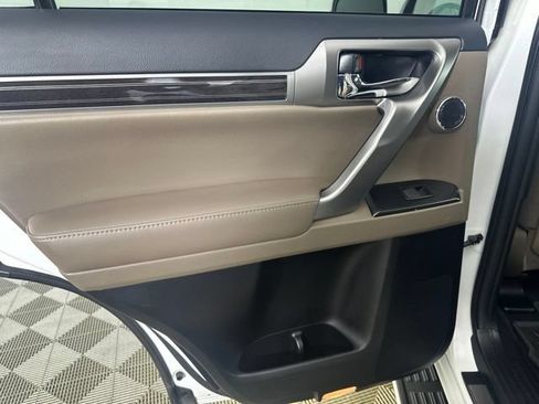 Used 2023 Lexus GX 460 Premium w/ Premium Plus Package AWD/4WD image 19