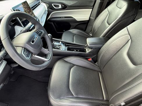 Used 2025 Jeep Compass Limited AWD/4WD image 5