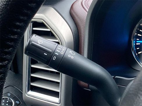 Used 2016 Ford F150 Platinum w/ Equipment Group 701A Luxury image 22