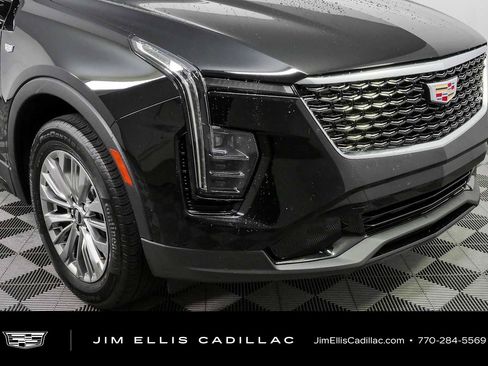 Certified 2025 Cadillac XT4 Premium Luxury FWD image 36