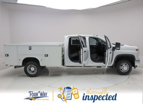 Used 2024 Chevrolet Silverado 3500 W/T w/ WT Convenience Package AWD/4WD image 3