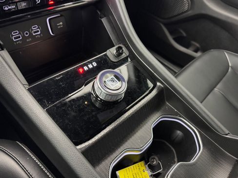 Used 2024 Jeep Grand Cherokee L Limited image 19