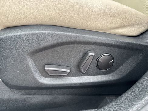 Used 2020 Ford Edge Titanium w/ Equipment Group 301A AWD/4WD image 14