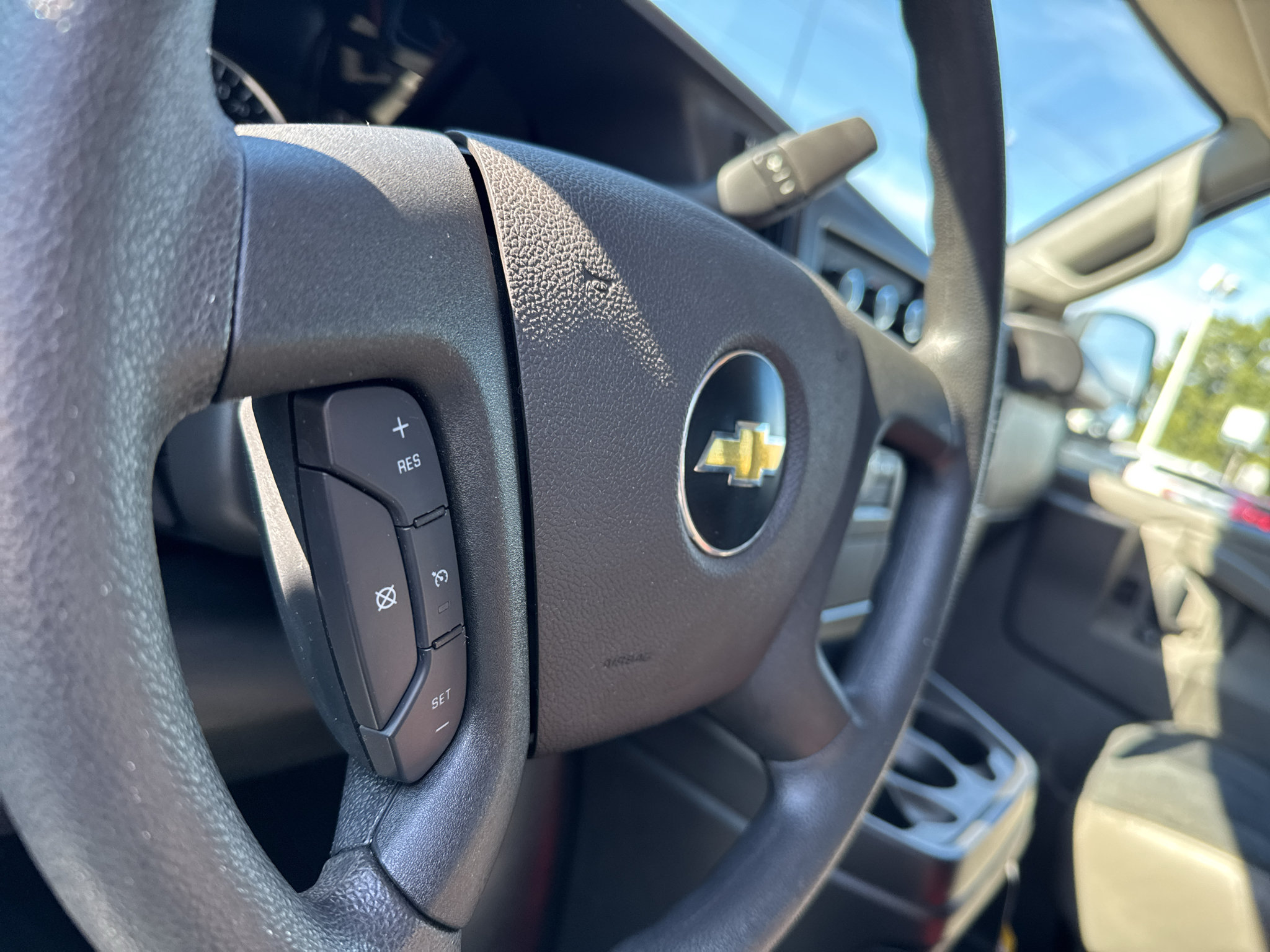 Used 2025 Chevrolet Express 2500 w/ Driver Convenience Package RWD image 9