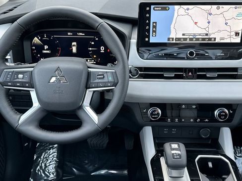 New 2026 Mitsubishi Outlander SE AWD/4WD image 14