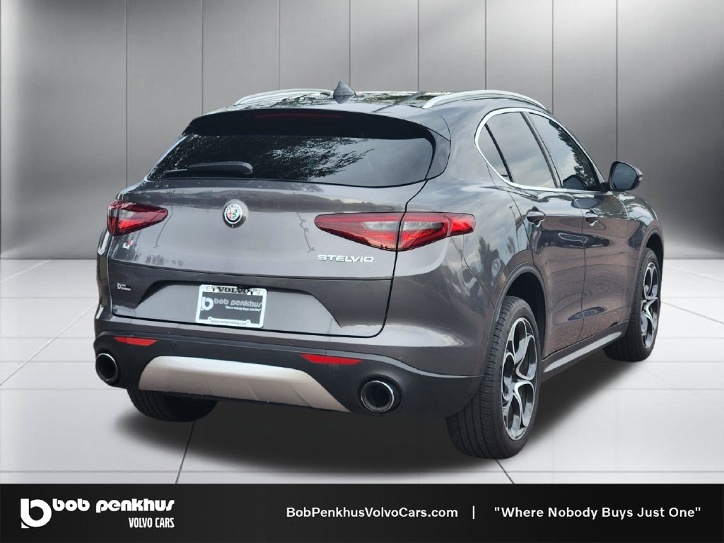 Used 2019 Alfa Romeo Stelvio Ti AWD/4WD image 25