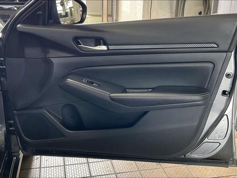 Used 2025 Nissan Altima 2.5 SV FWD image 20