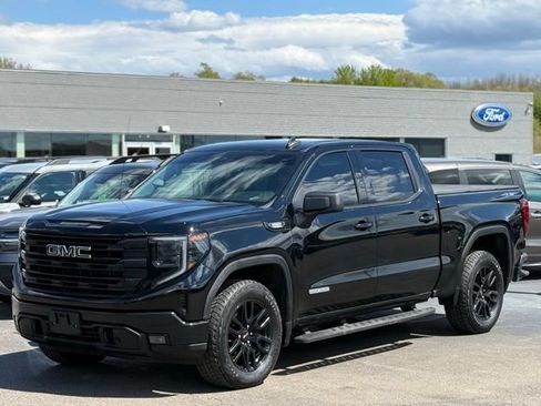 Used 2022 GMC Sierra 1500 Elevation w/ LPO, Elevation Black Package AWD/4WD image 31