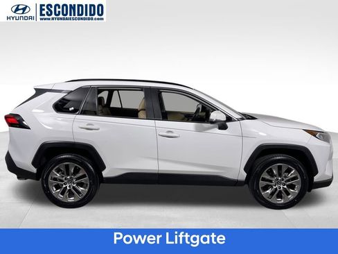 Used 2020 Toyota RAV4 XLE Premium image 6