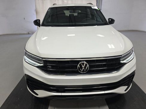 Used 2023 Volkswagen Tiguan SE R-Line FWD image 3