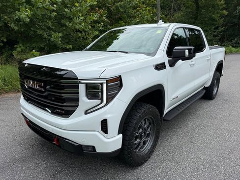 Used 2025 GMC Sierra 1500 AT4 w/ AT4 Premium Package AWD/4WD image 2
