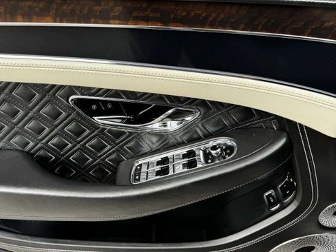 Used 2020 Bentley Continental GT image 16