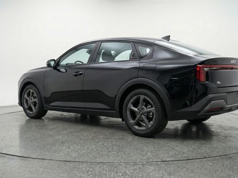 Used 2025 Kia K4 LXS image 6