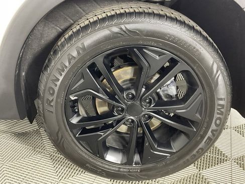 Used 2019 Hyundai Santa Fe Limited image 9