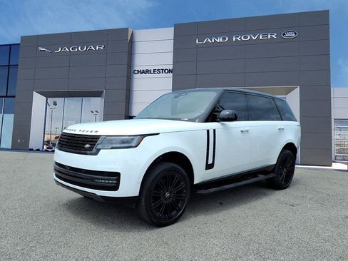 Used 2025 Land Rover Range Rover Long Wheelbase SE AWD/4WD image 1
