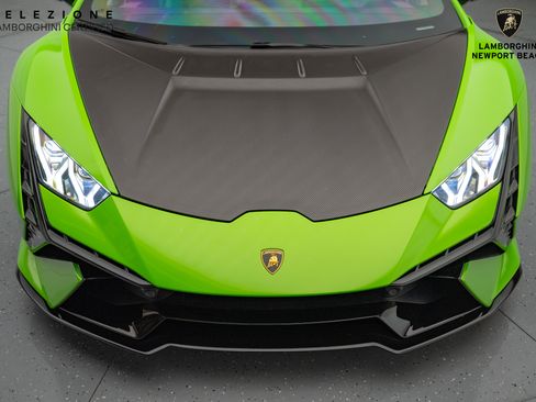 Used 2023 Lamborghini Huracan Tecnica image 9