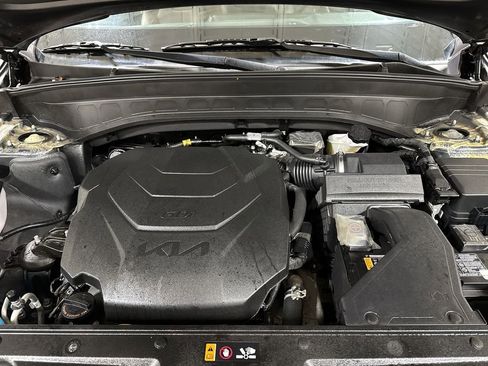 Used 2024 Kia Telluride EX w/ EX Captain's Chair Package image 26