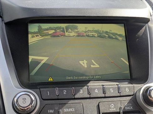 Used 2016 Chevrolet Equinox LT w/ Convenience Package image 9