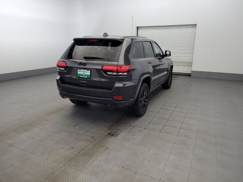 Used 2019 Jeep Grand Cherokee Altitude AWD/4WD image 9