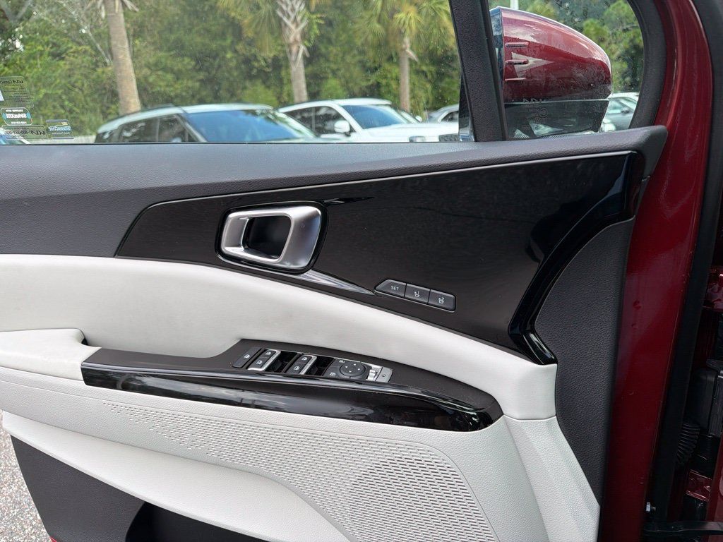 Certified 2023 Kia Carnival SX Prestige FWD image 19