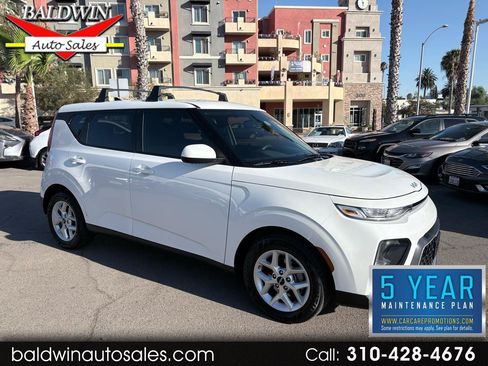 Used 2022 Kia Soul LX w/ Technology Package FWD image 1