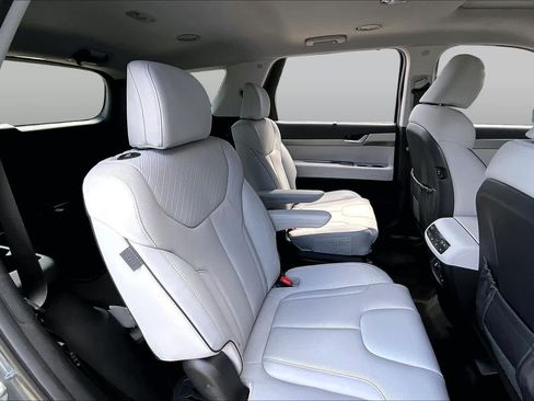Used 2025 Hyundai Palisade SEL FWD image 21