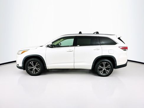 Used 2016 Toyota Highlander XLE image 4