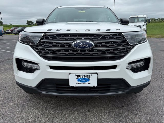Used 2023 Ford Explorer XLT w/ Equipment Group 202A AWD/4WD image 2