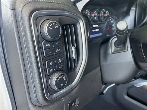 Used 2021 Chevrolet Silverado 1500 RST AWD/4WD image 16