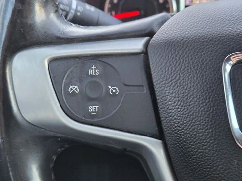 Used 2019 GMC Acadia SLT image 16