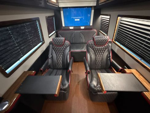 Used 2021 Mercedes-Benz Sprinter 2500 w/ Windows All Around Package image 29