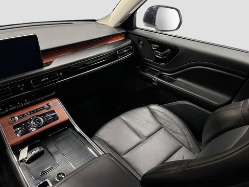 Used 2024 Lincoln Aviator Reserve AWD/4WD image 25