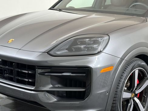 Certified 2024 Porsche Cayenne S AWD/4WD image 14