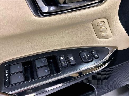 Used 2013 Toyota Avalon Limited FWD image 38