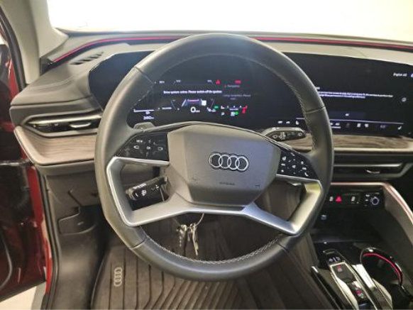 Used 2025 Audi Q5 Premium w/ Convenience Package AWD/4WD image 5