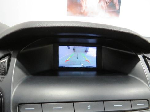 Used 2018 Ford Focus SE image 18