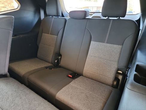 Used 2025 GMC Acadia Elevation image 20