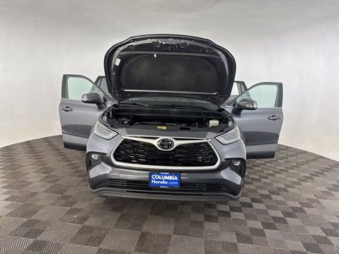 Used 2022 Toyota Highlander XLE image 14