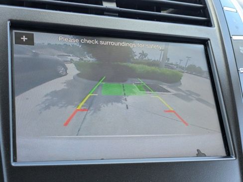 Used 2019 Lincoln MKC Select w/ Select Plus Package FWD image 19