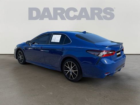 Used 2023 Toyota Camry SE FWD image 5
