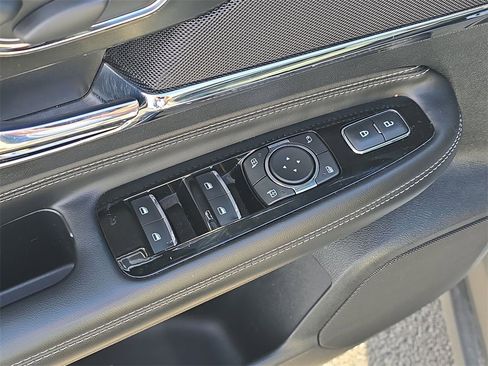 Used 2021 Lincoln Corsair Reserve w/ Equipment Group 201A image 17