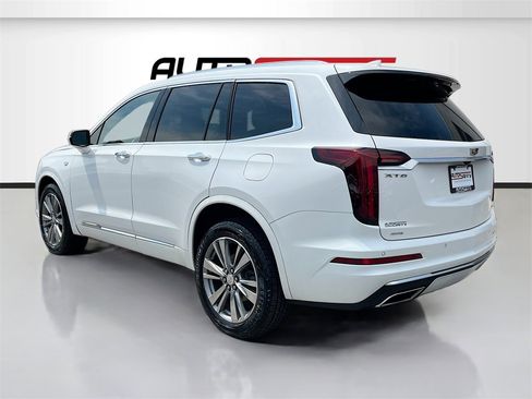 Used 2022 Cadillac XT6 Premium Luxury image 5