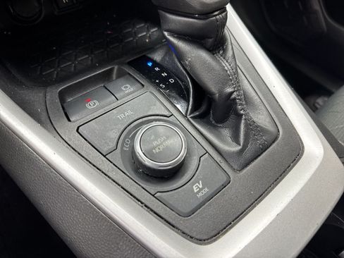 Used 2022 Toyota RAV4 XLE w/ Convenience Package AWD/4WD image 43
