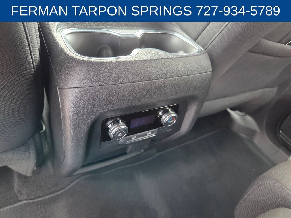 Used 2025 GMC Acadia Elevation FWD image 10