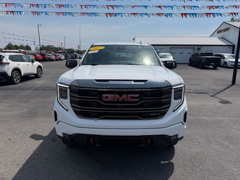 Used 2023 GMC Sierra 1500 AT4 w/ AT4 Preferred Package AWD/4WD image 12