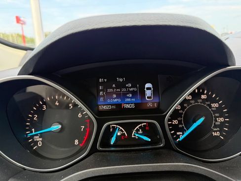 Used 2017 Ford Escape Titanium w/ Equipment Group 301A AWD/4WD image 27
