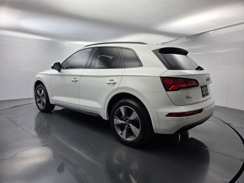 Used 2020 Audi Q5 2.0T Premium w/ Titanium Sport Package AWD/4WD image 6