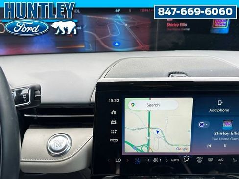 Used 2024 Lincoln Nautilus Reserve AWD/4WD image 24