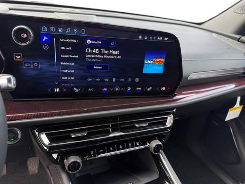 New 2026 Chevrolet Traverse Z71 w/ Enhanced Driving Package image 12